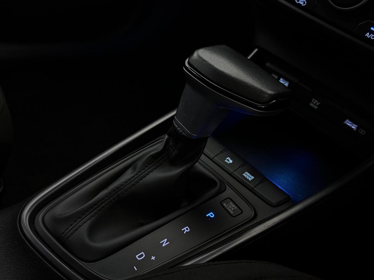 Hyundai BAYON thumbnail Interior Front