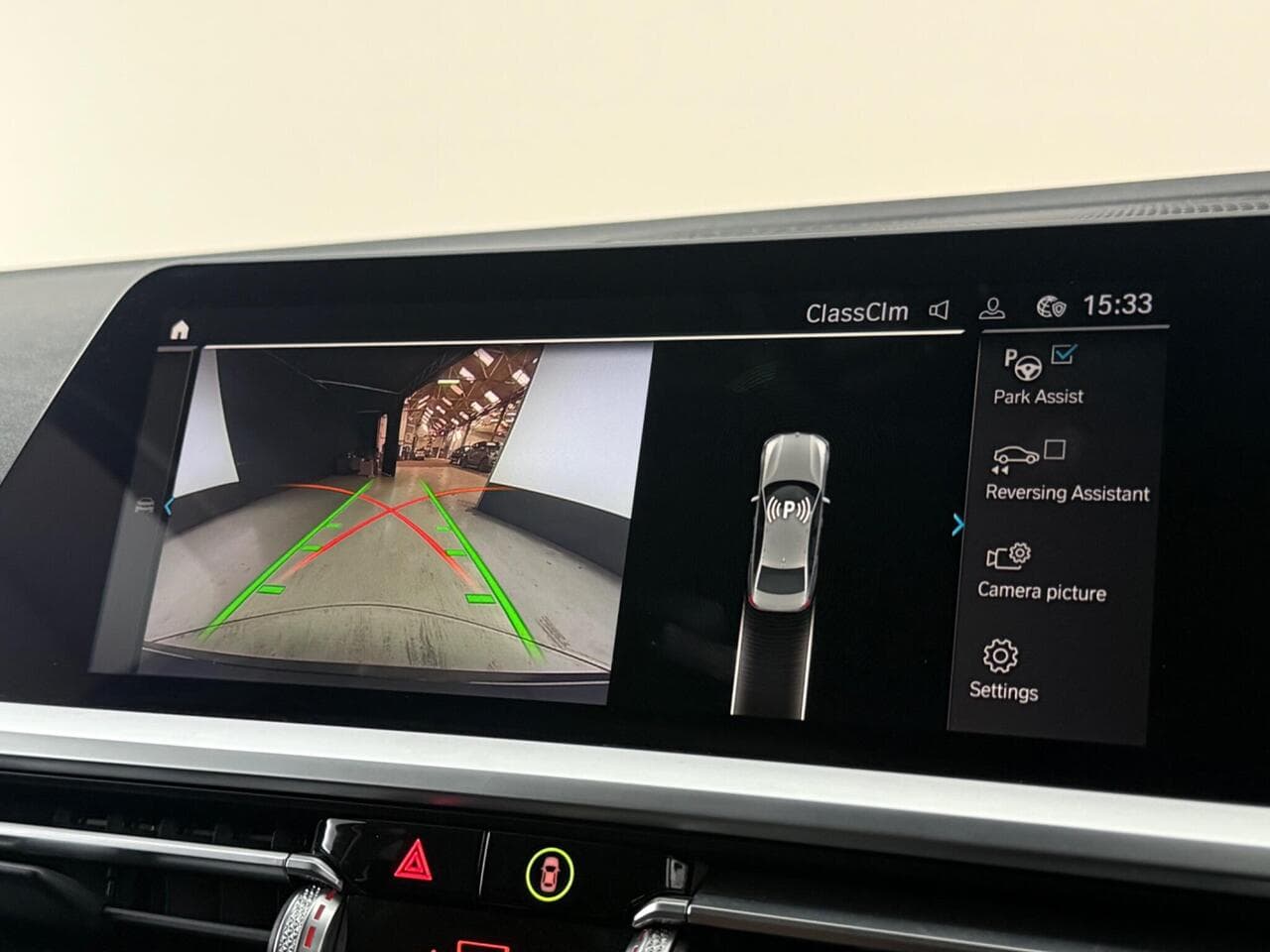 BMW 3 Series thumbnail Infotainment System