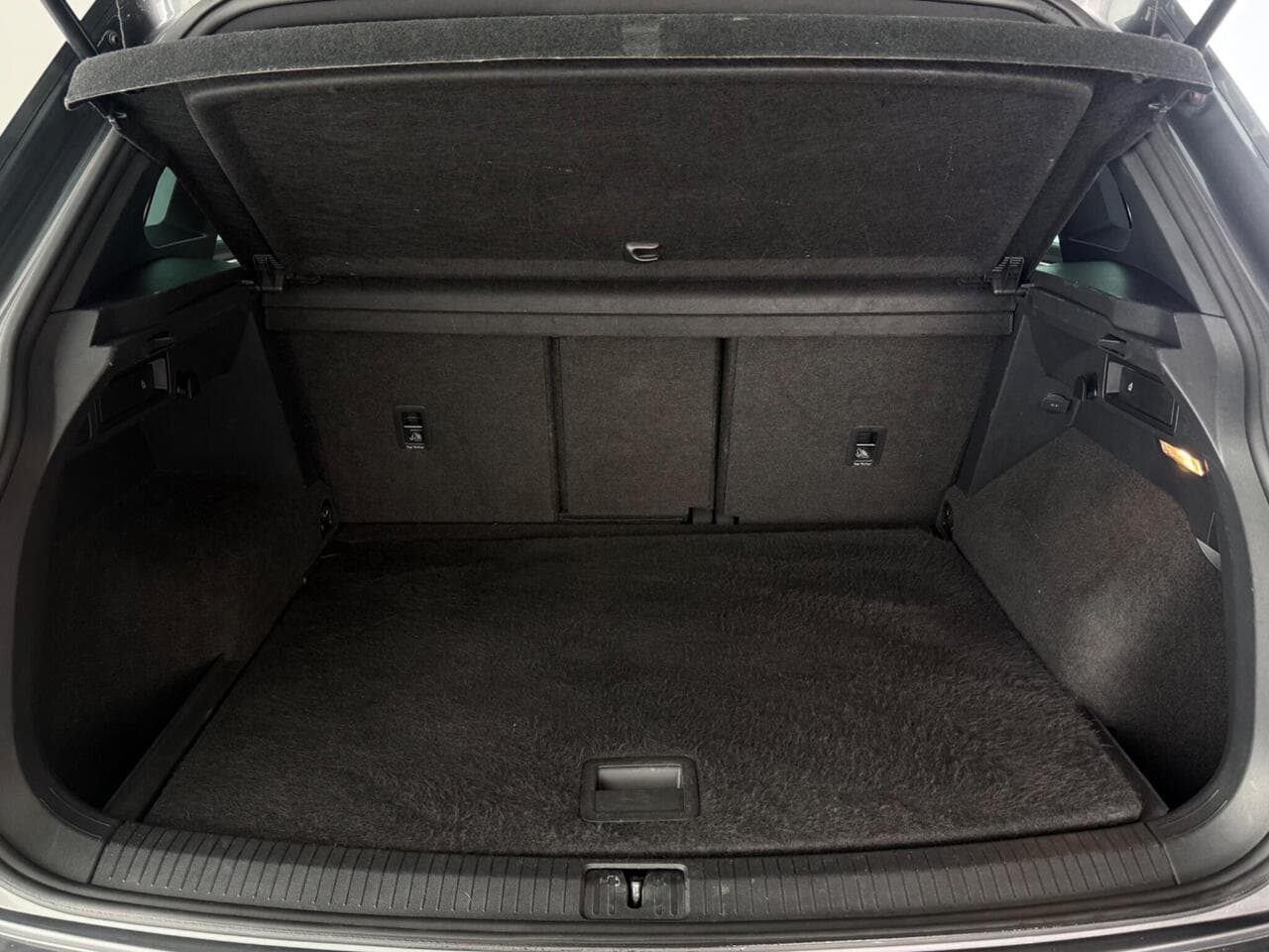 Volkswagen Tiguan thumbnail Boot