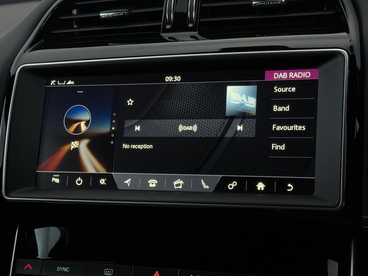 Jaguar XE thumbnail Infotainment System