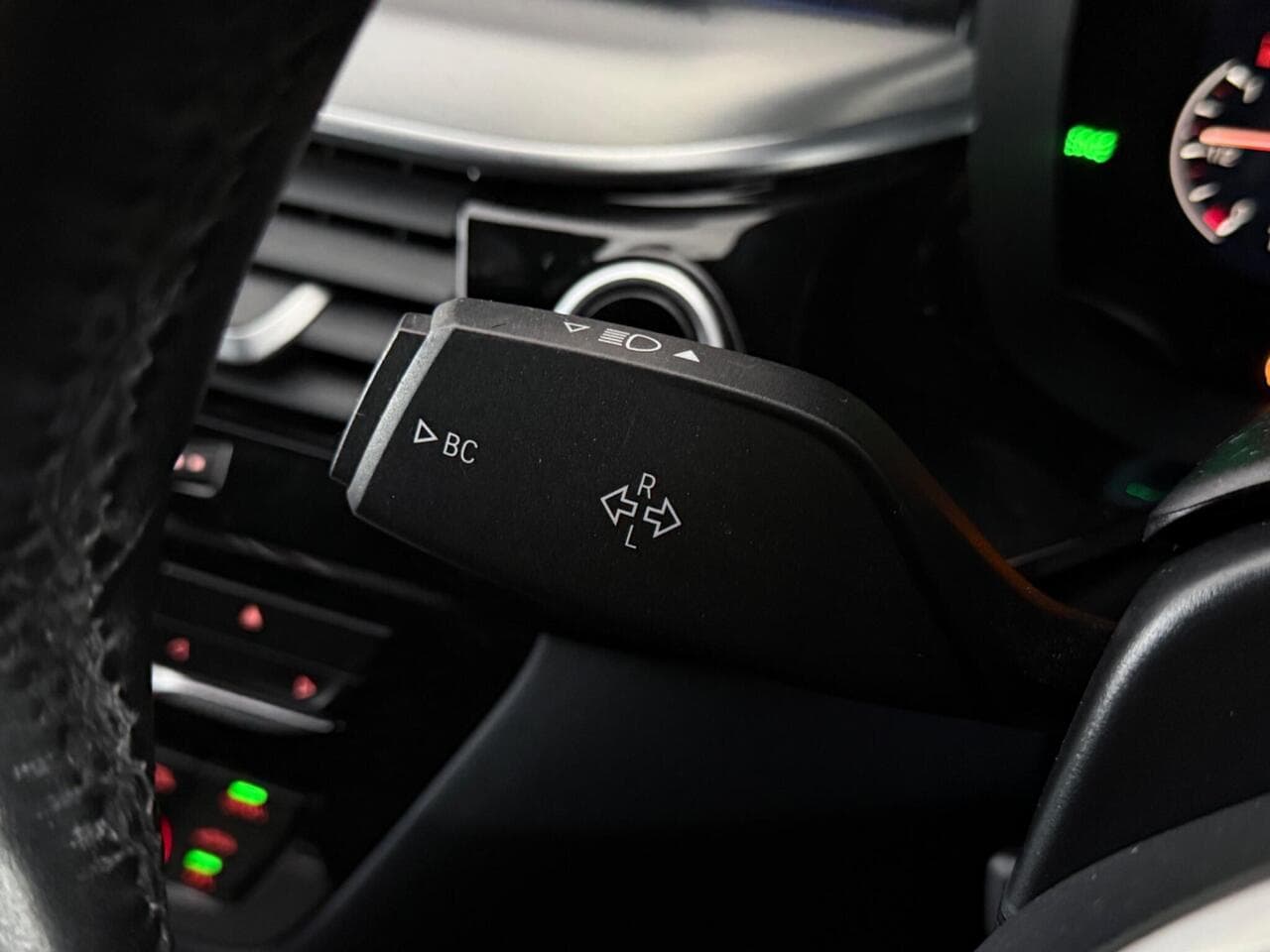 BMW 5 Series thumbnail Misc Controls
