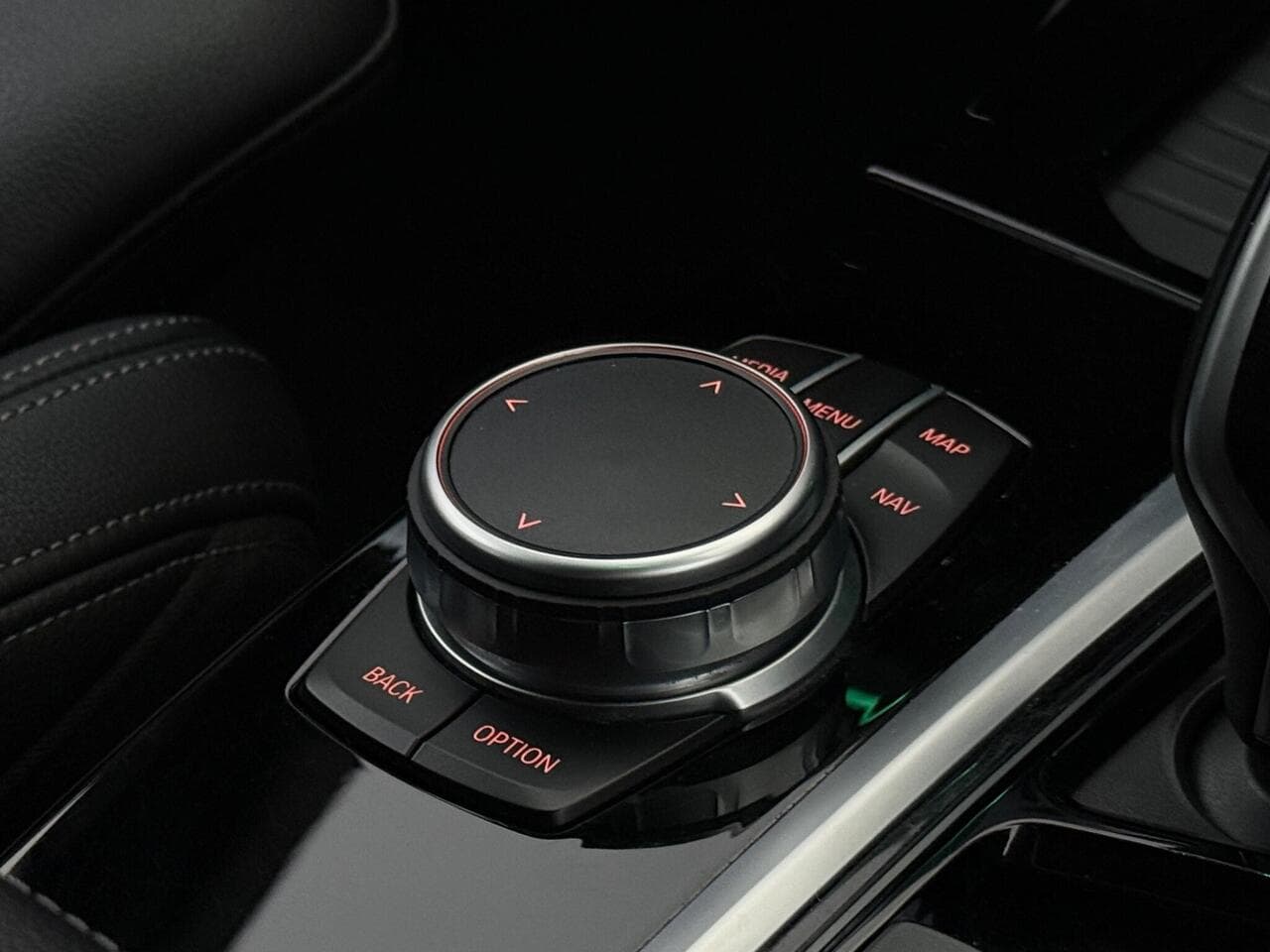 BMW X3 thumbnail Interior Front