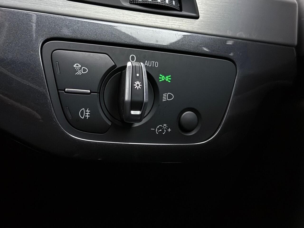 Audi Q7 thumbnail Misc Controls