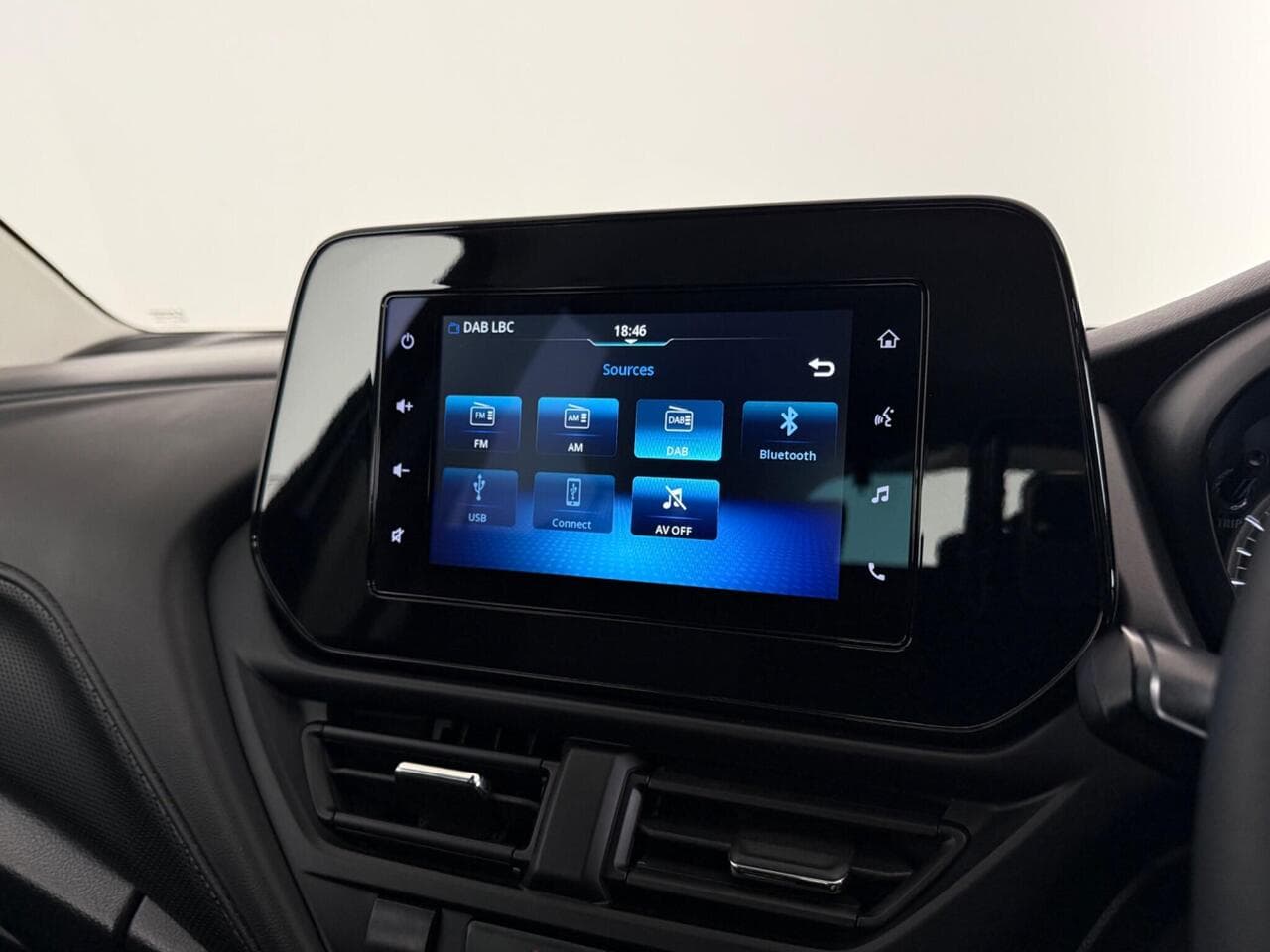 Suzuki S-Cross thumbnail Infotainment System