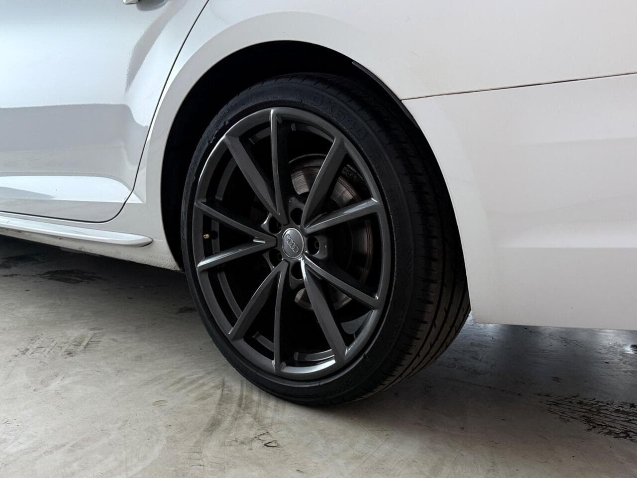 Audi A4 Avant thumbnail Wheel