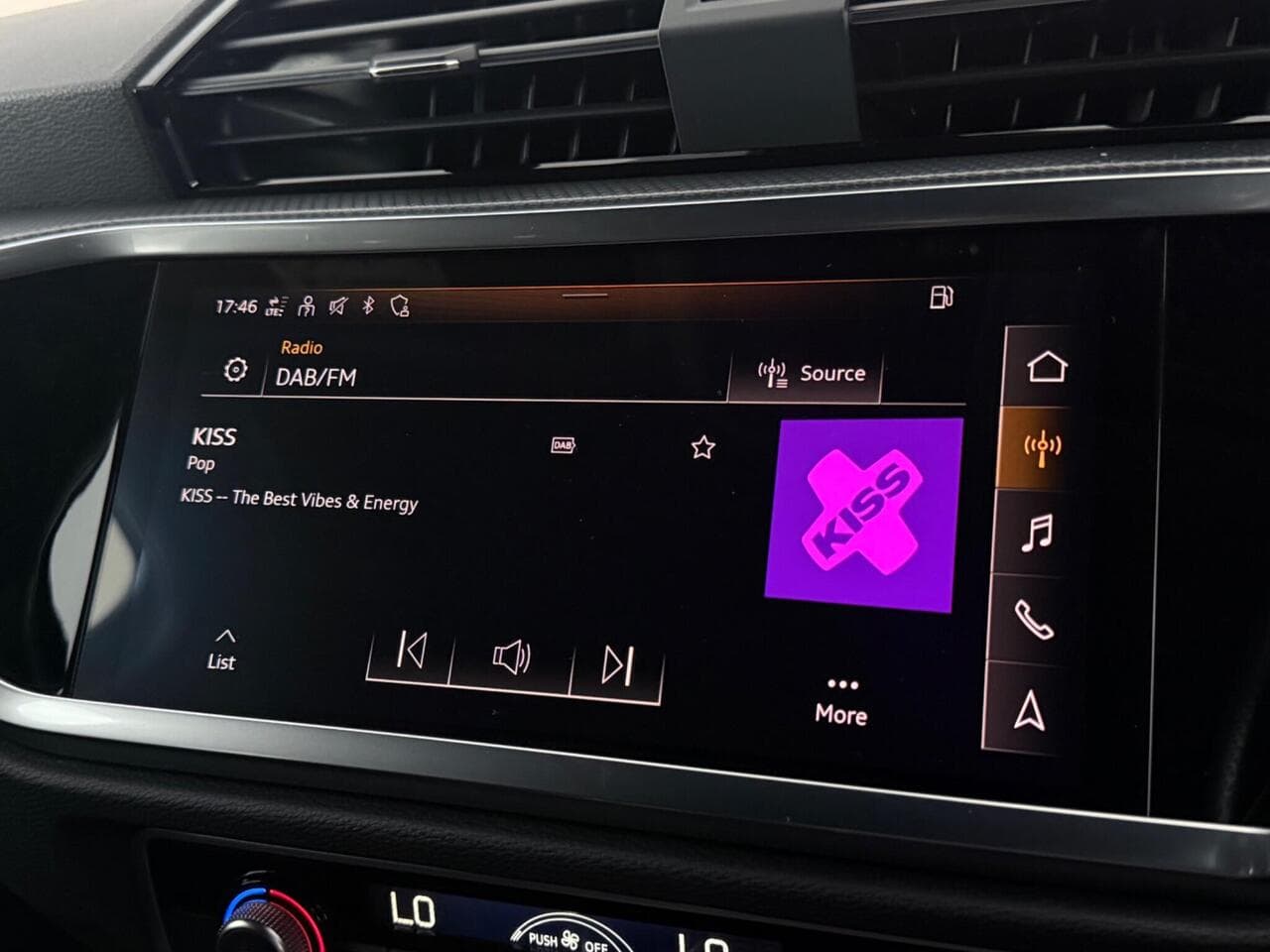Audi Q3 thumbnail Infotainment System