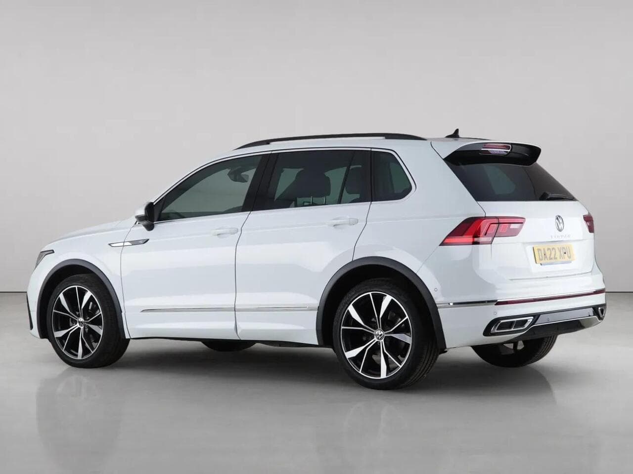 Volkswagen Tiguan thumbnail Rear Left