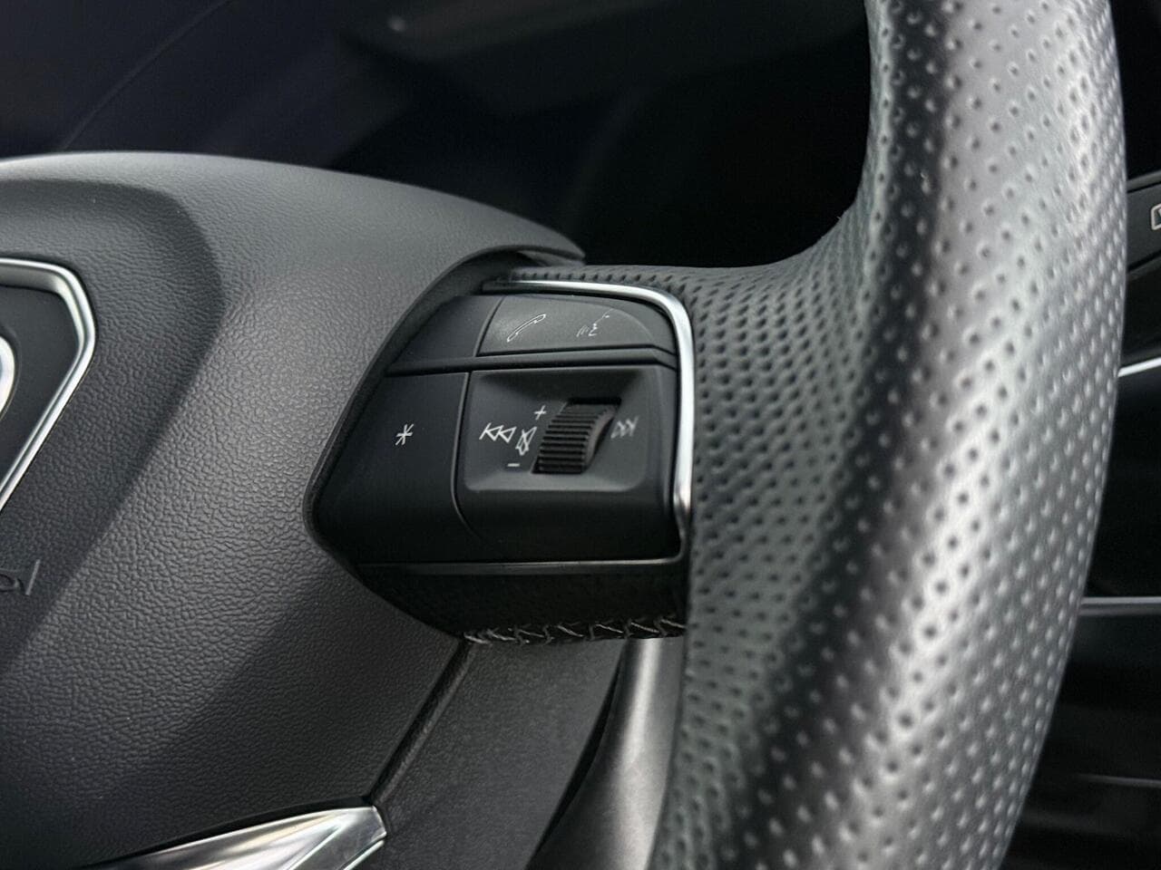 Audi Q7 thumbnail Misc Controls