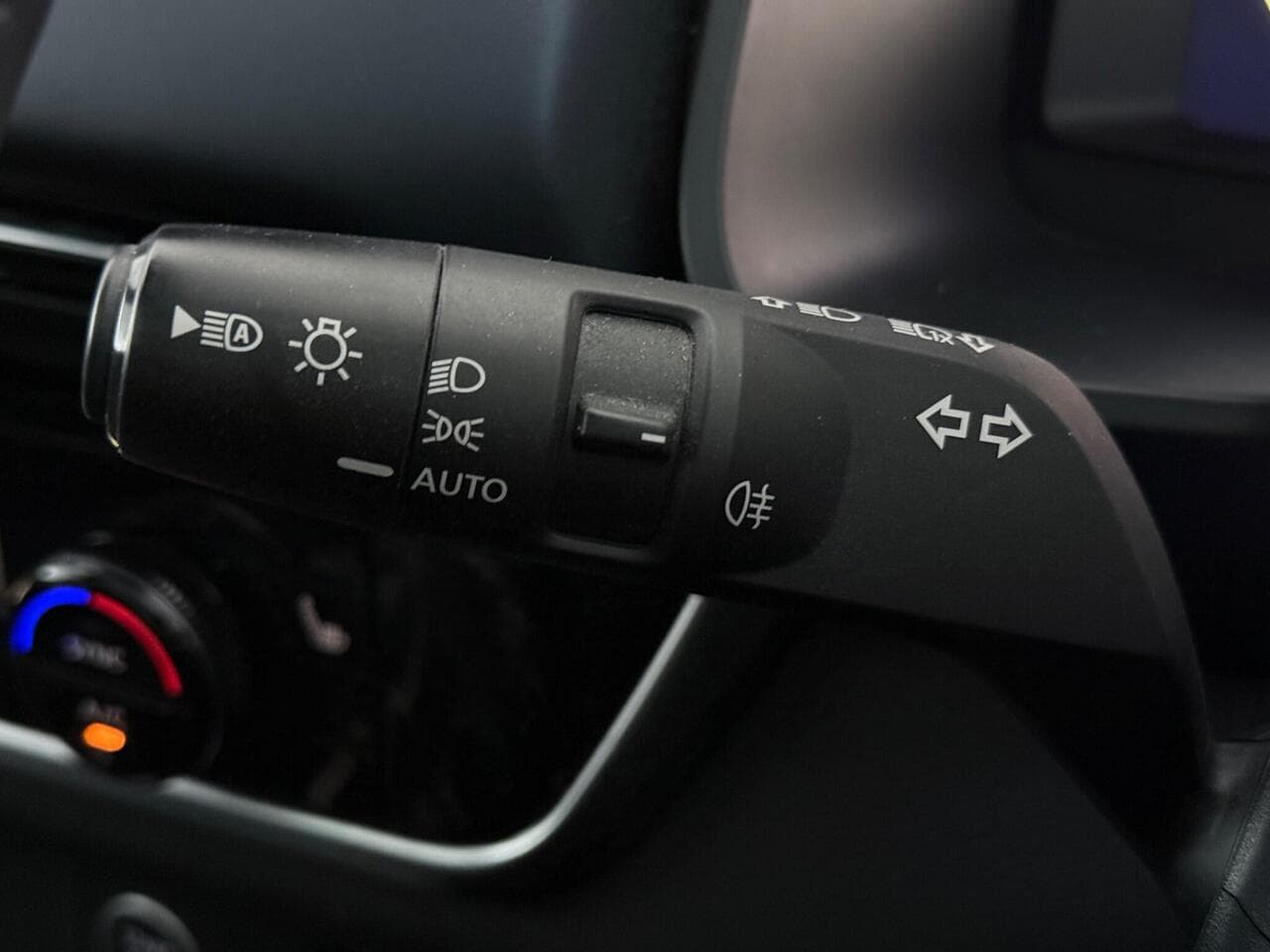 Nissan Qashqai thumbnail Misc Controls