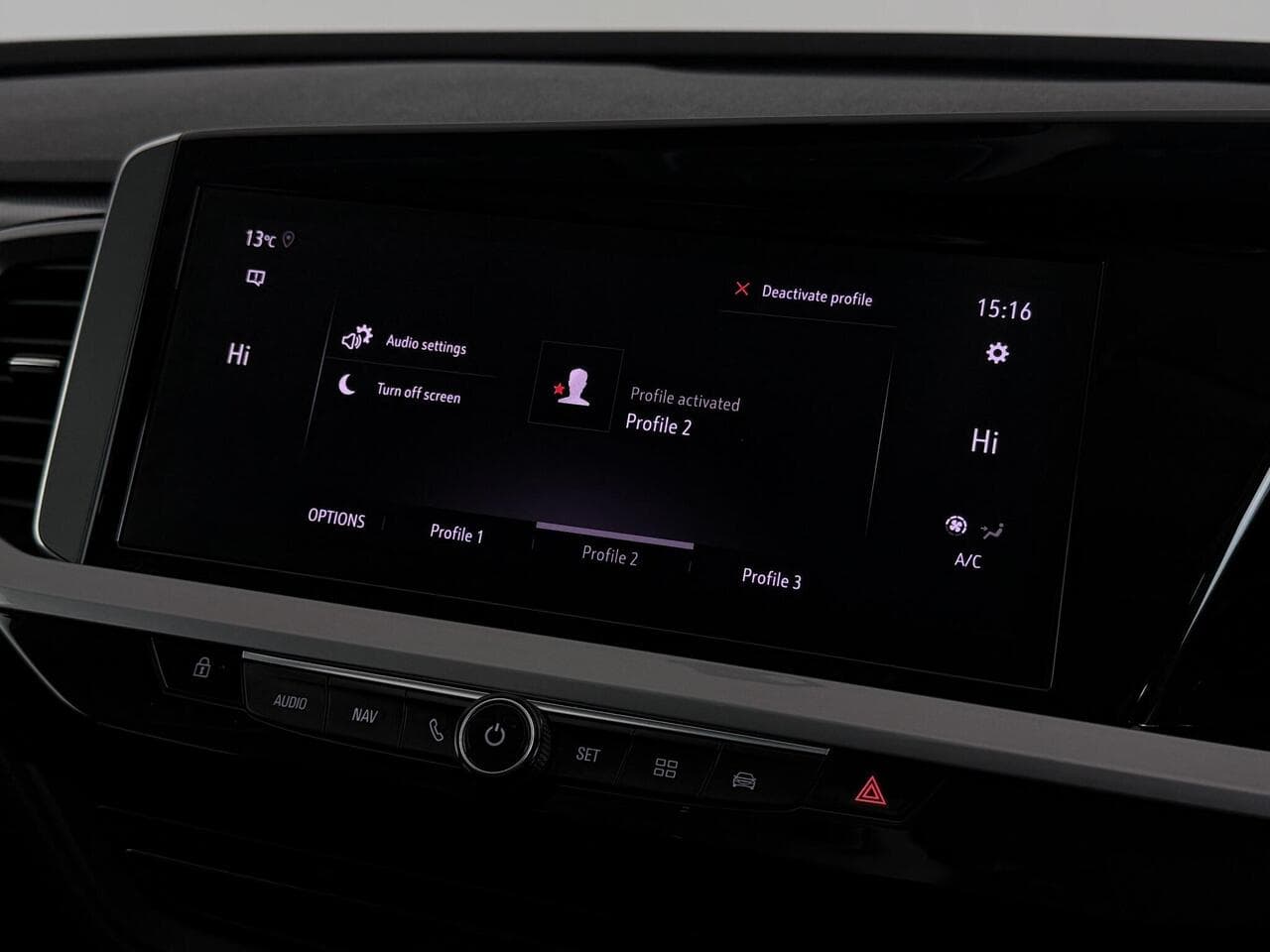 Vauxhall Grandland thumbnail Infotainment System