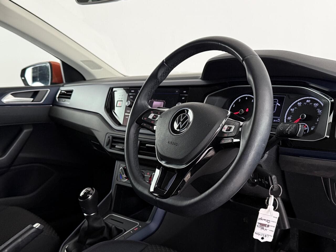 Volkswagen Polo thumbnail Interior Front