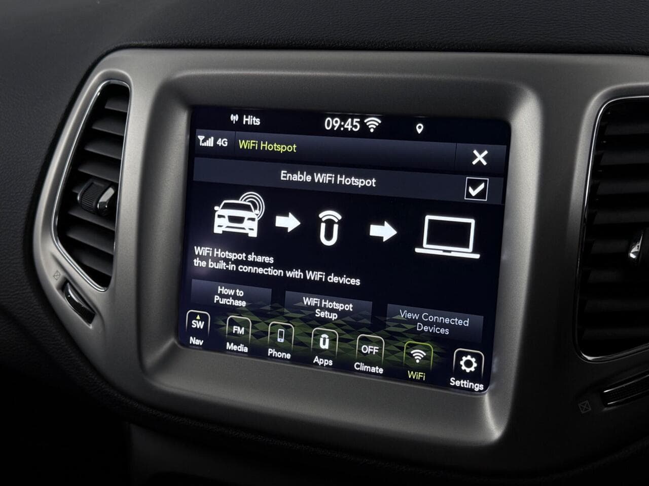 Jeep Compass thumbnail Infotainment System