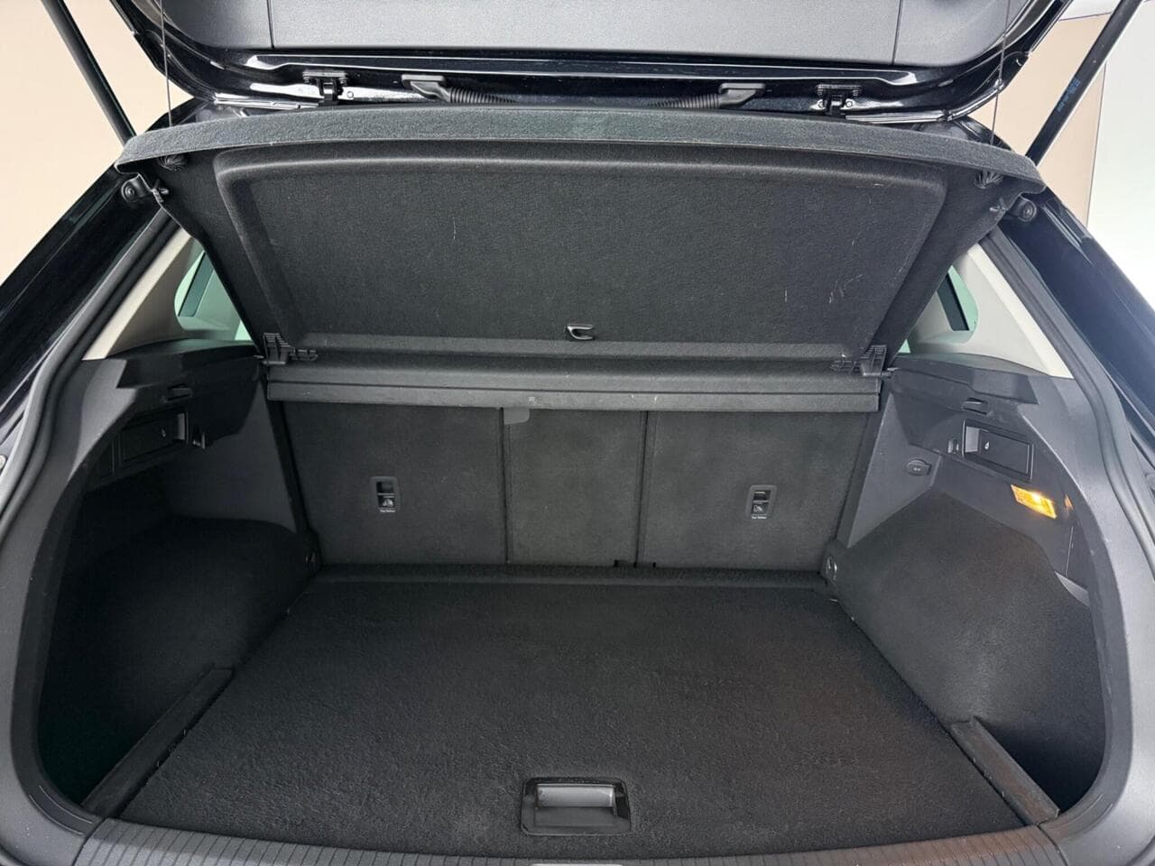 Volkswagen Tiguan thumbnail Boot