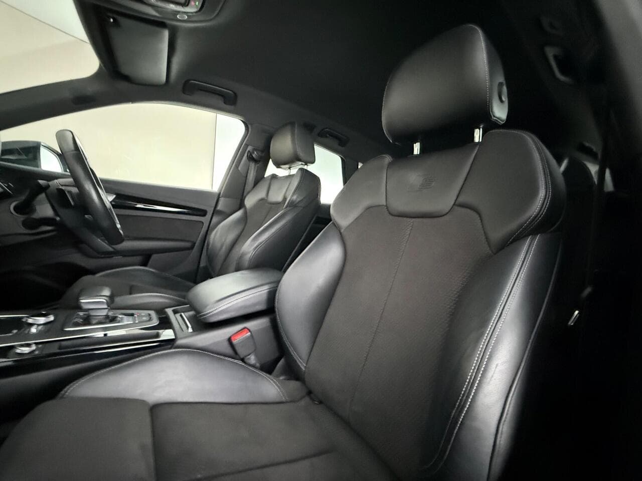 Audi Q5 thumbnail Seat Front Passenger