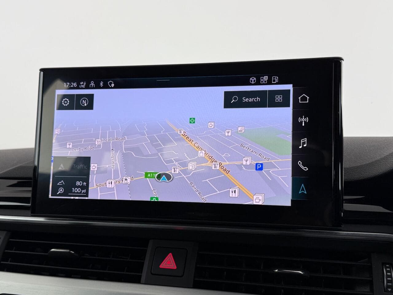 Audi A4 Avant thumbnail Infotainment System