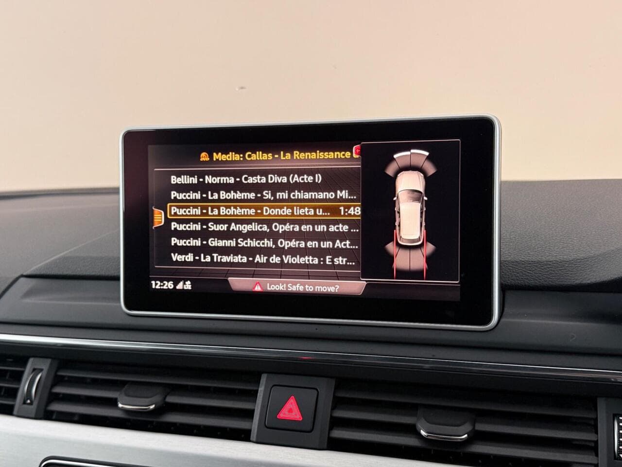 Audi A4 Avant thumbnail Infotainment System