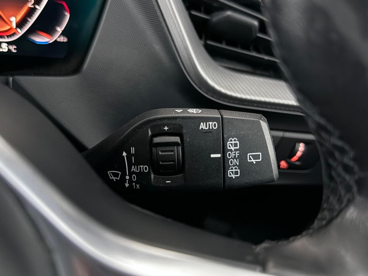BMW 1 Series thumbnail Misc Controls