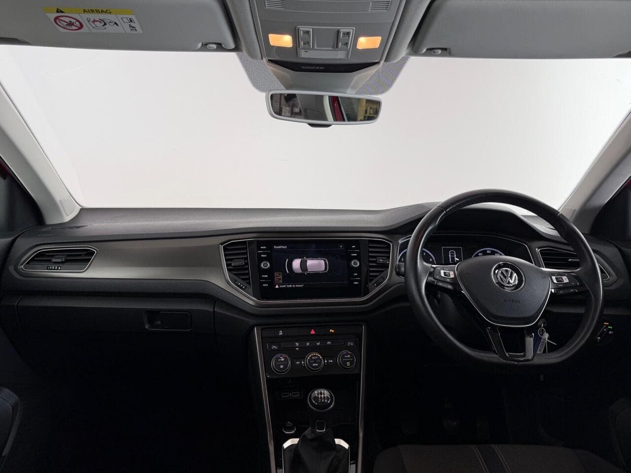 Volkswagen T-Roc thumbnail Interior Front