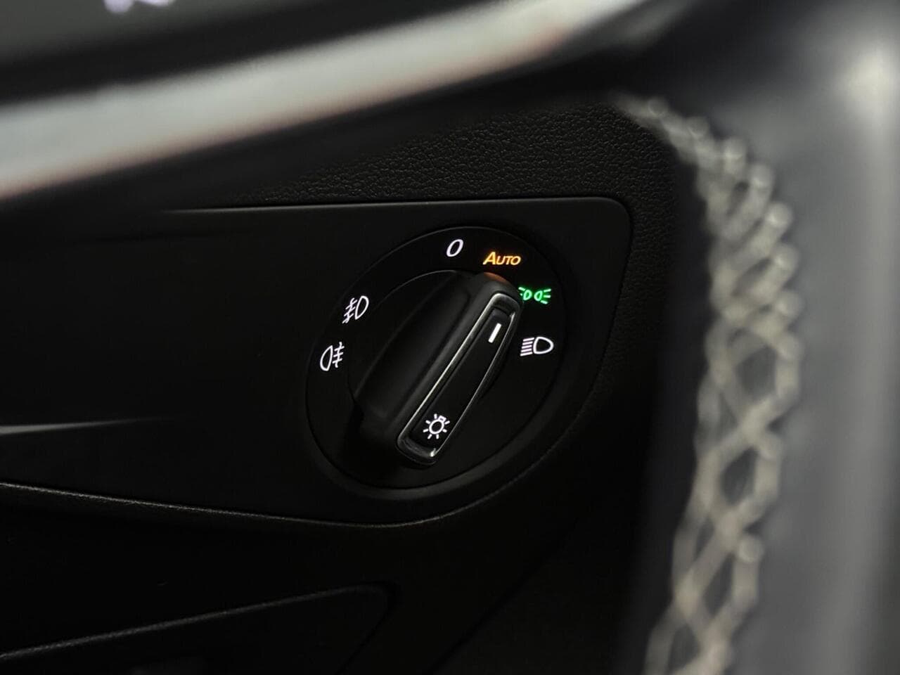 Volkswagen Tiguan thumbnail Misc Controls
