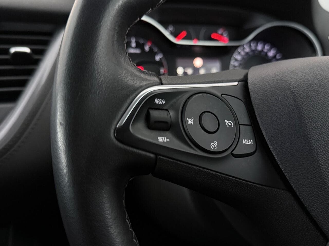 Vauxhall Grandland X thumbnail Misc Controls
