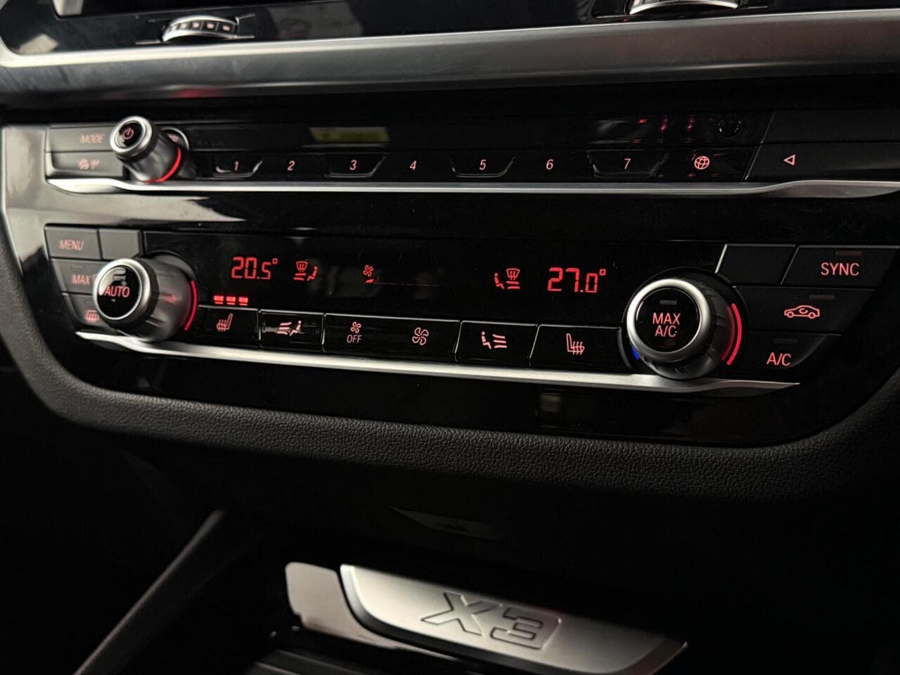 BMW X3 thumbnail Infotainment System
