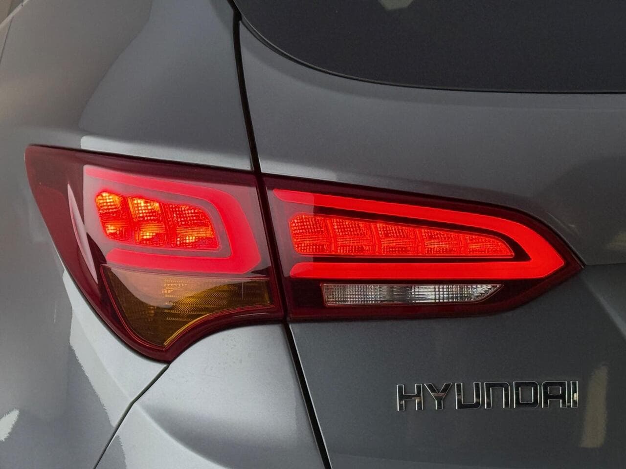 Hyundai Santa Fe thumbnail Lights Rear