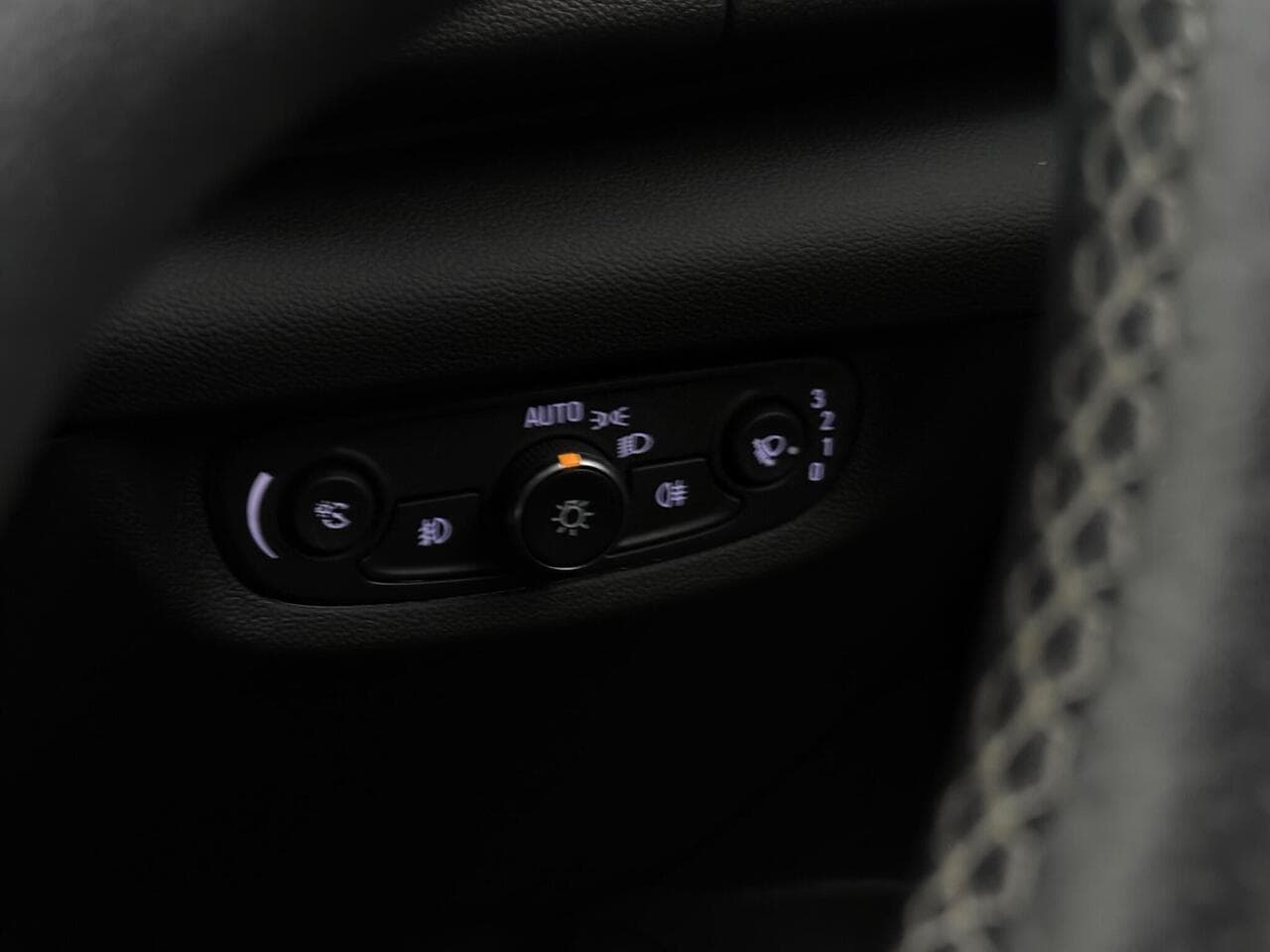 Vauxhall Insignia thumbnail Misc Controls