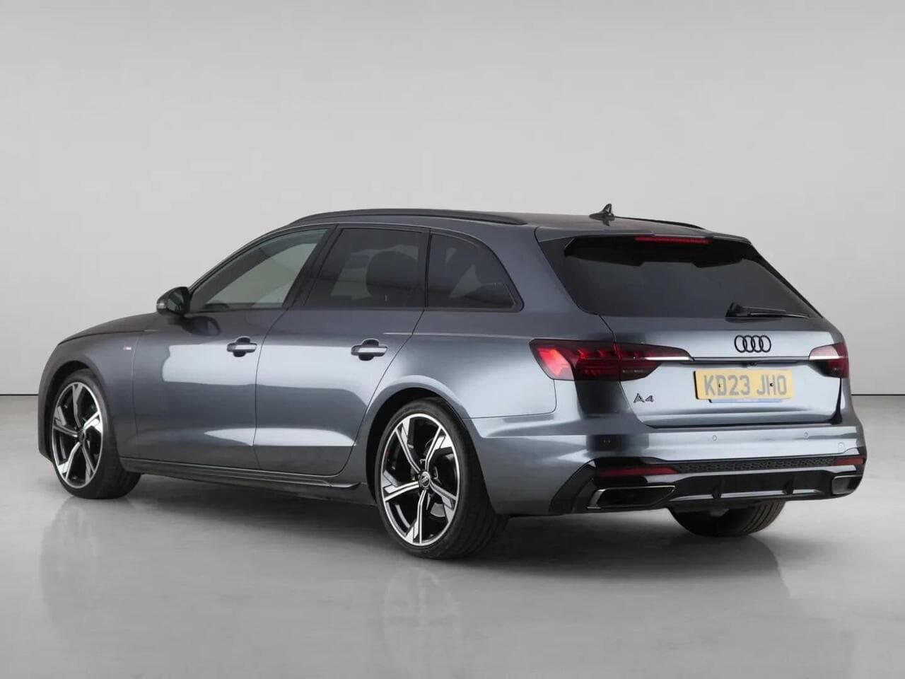Audi A4 Avant thumbnail Rear Left