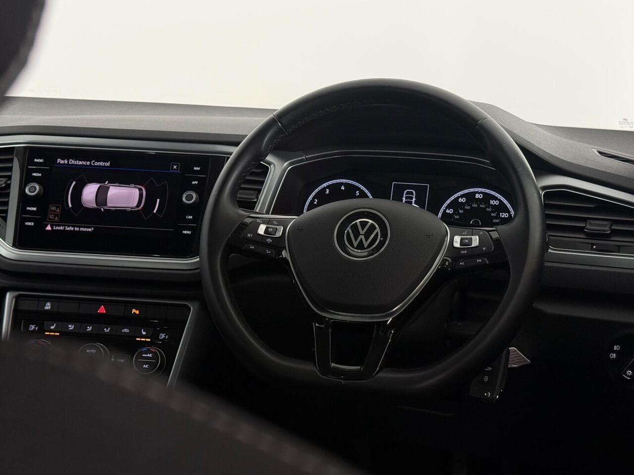Volkswagen T-Roc thumbnail Steering Wheel