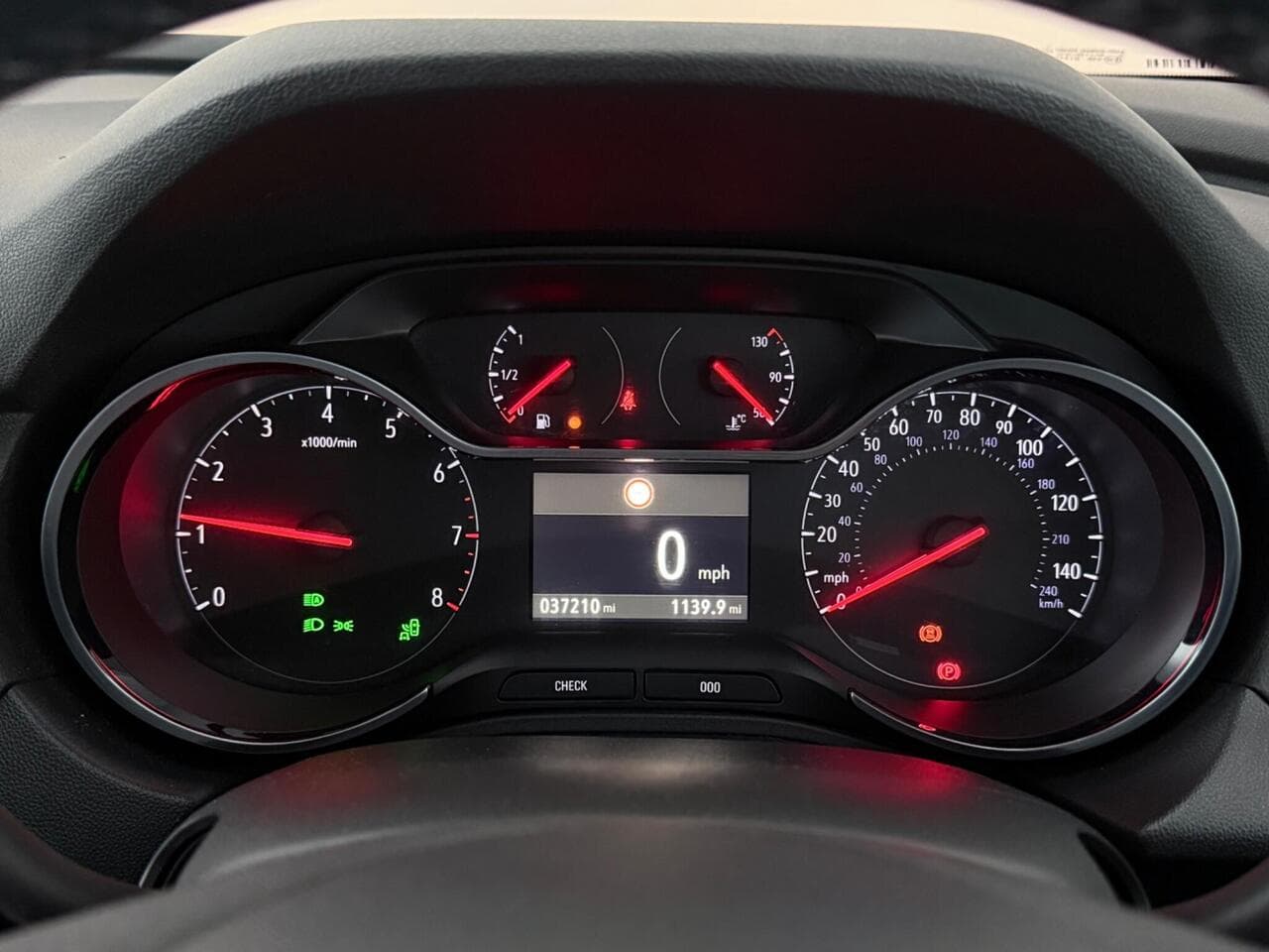 Vauxhall Grandland X thumbnail Driver Instruments