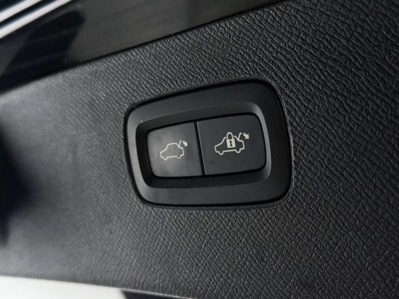 Volvo XC90 thumbnail Misc Controls