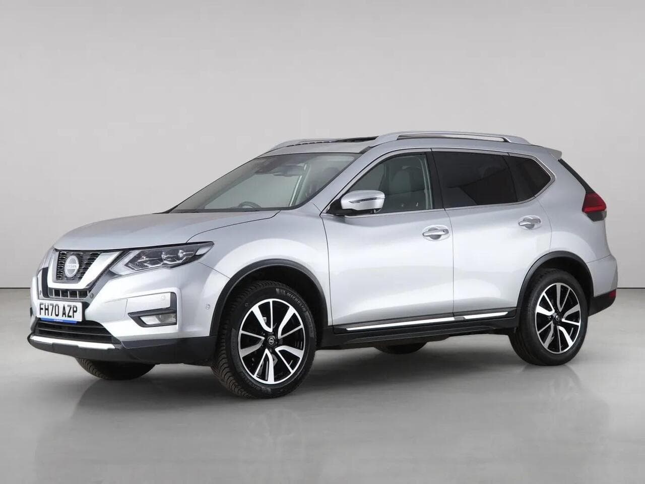 Nissan X-Trail thumbnail Front Left