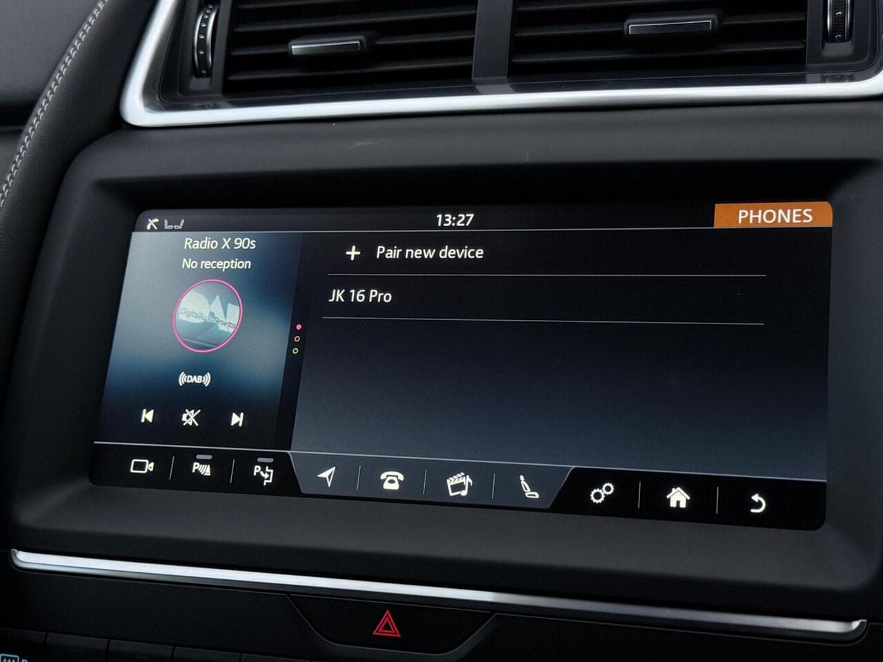 Jaguar E-PACE thumbnail Infotainment System