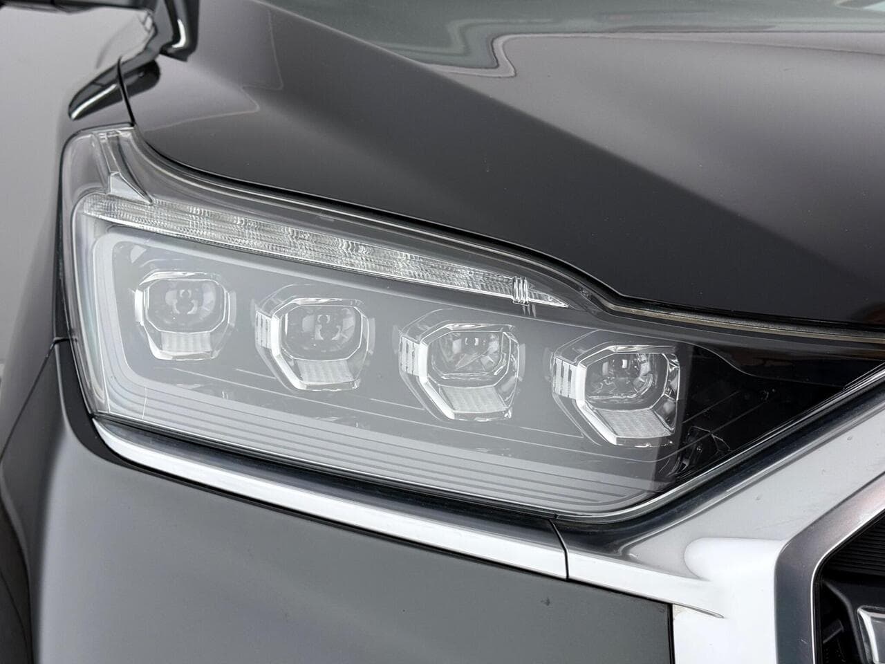 SsangYong Rexton thumbnail Lights Front