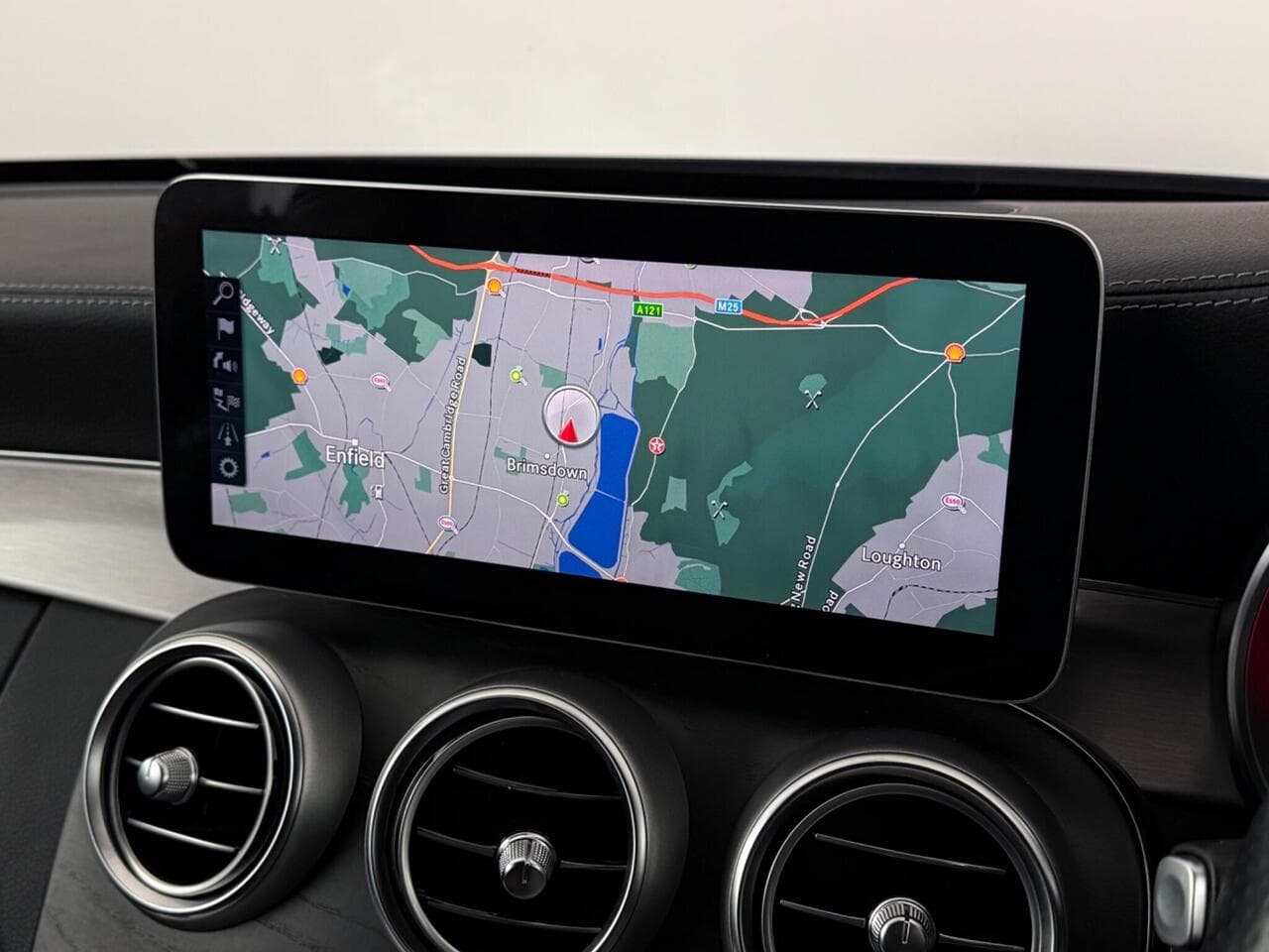 Mercedes-Benz C Class thumbnail Infotainment System