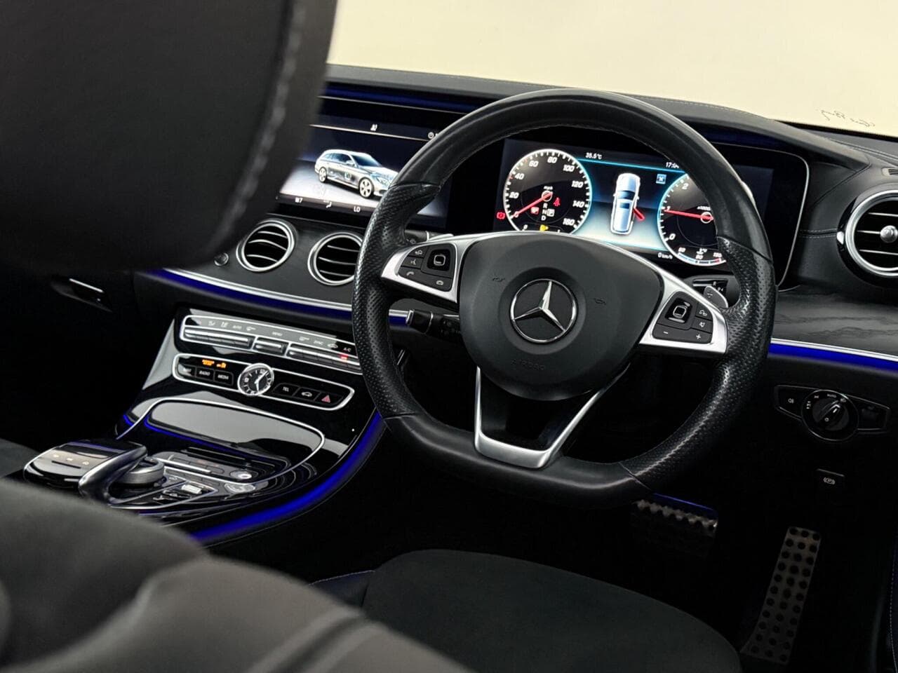 Mercedes-Benz E Class thumbnail Steering Wheel