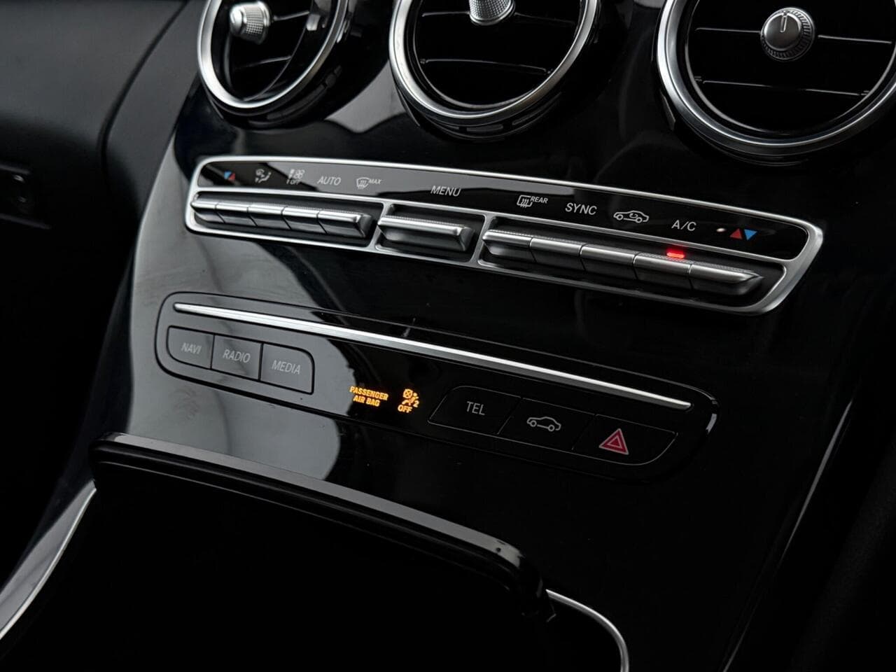 Mercedes-Benz C Class thumbnail Interior Front