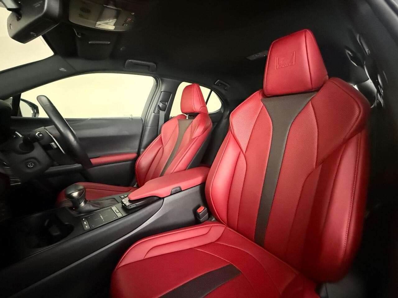 Lexus UX thumbnail Seat Front Passenger