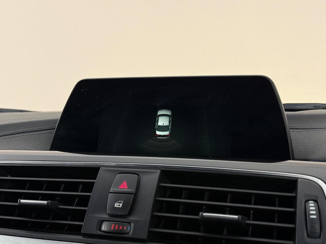 BMW 3 Series thumbnail Infotainment System