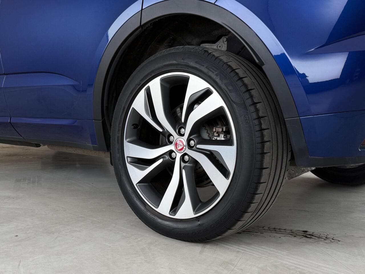 Jaguar E-PACE thumbnail Wheel