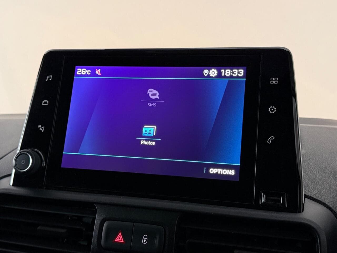 Peugeot Partner thumbnail Infotainment System