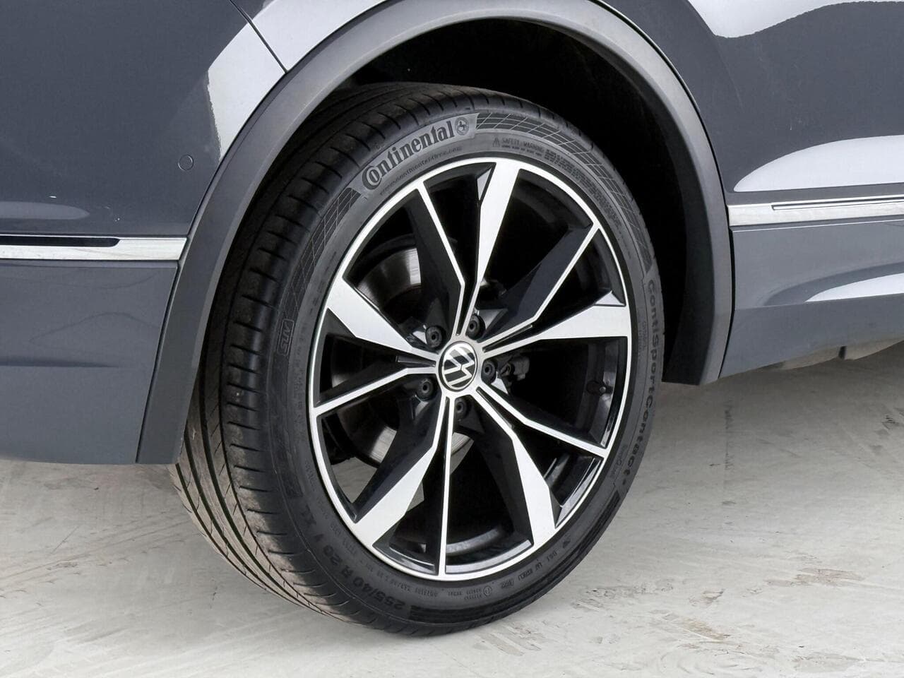 Volkswagen Tiguan thumbnail Wheel