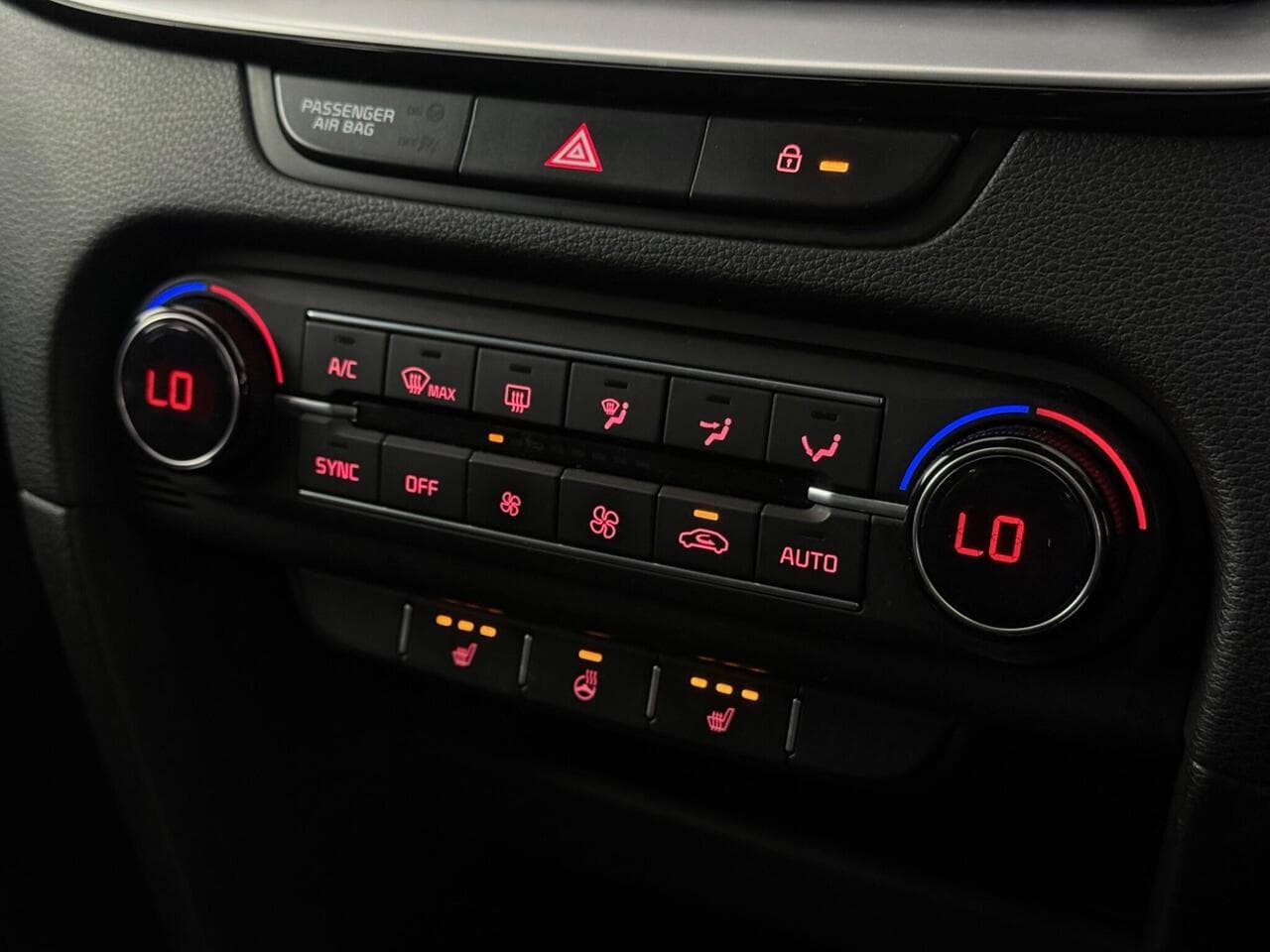 Kia XCeed thumbnail Misc Controls