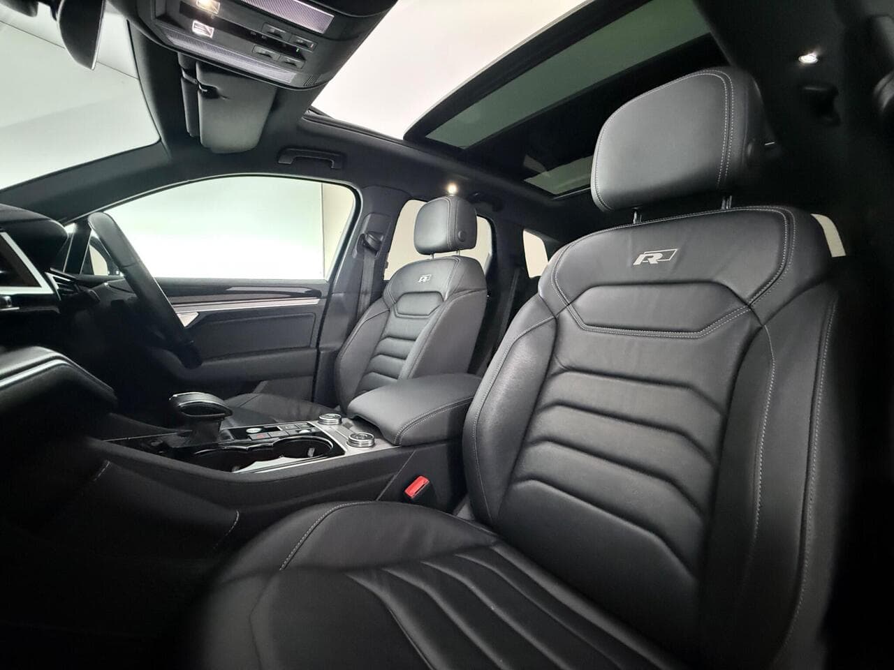 Volkswagen Touareg thumbnail Seat Front Passenger