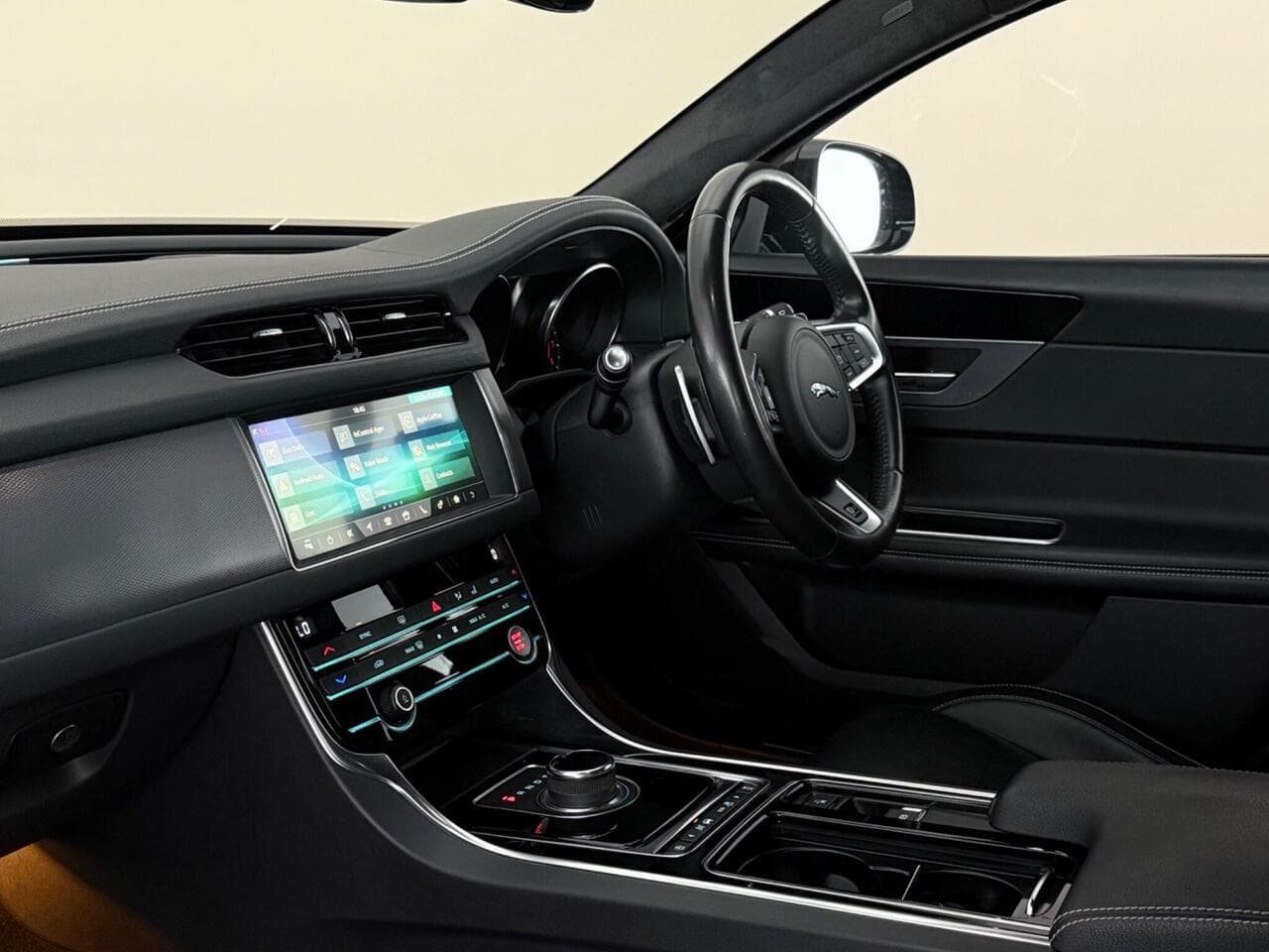 Jaguar XF thumbnail Inconclusive