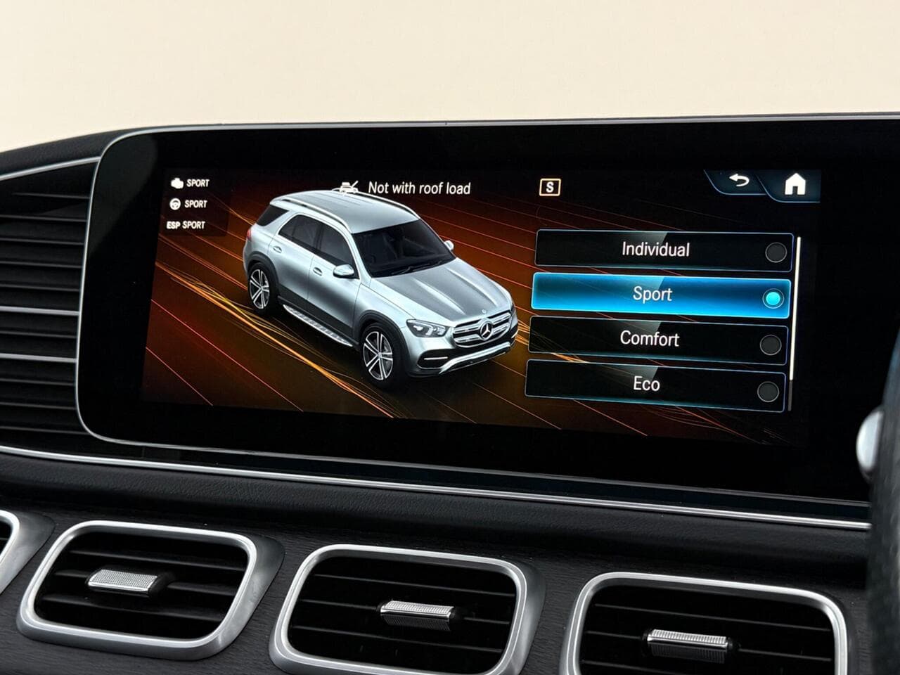 Mercedes-Benz GLE thumbnail Infotainment System