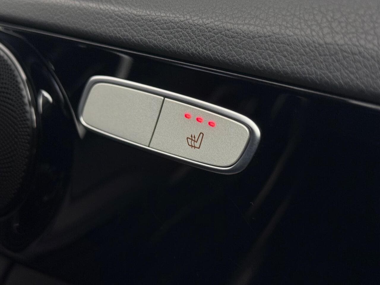 Skoda Karoq thumbnail Misc Controls