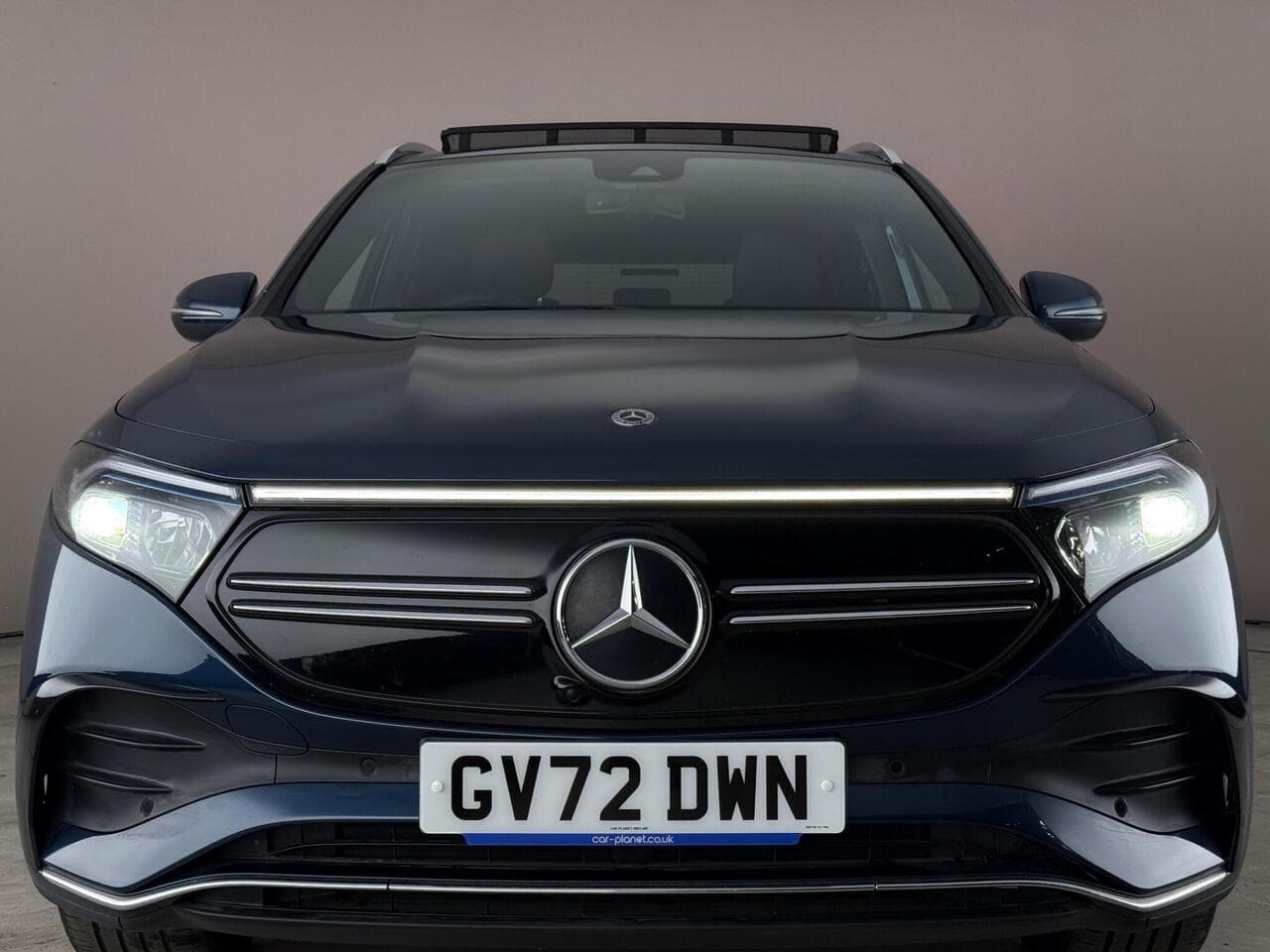 Mercedes-Benz EQA thumbnail Front