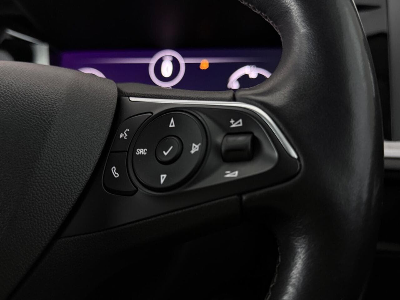 Vauxhall Grandland thumbnail Misc Controls
