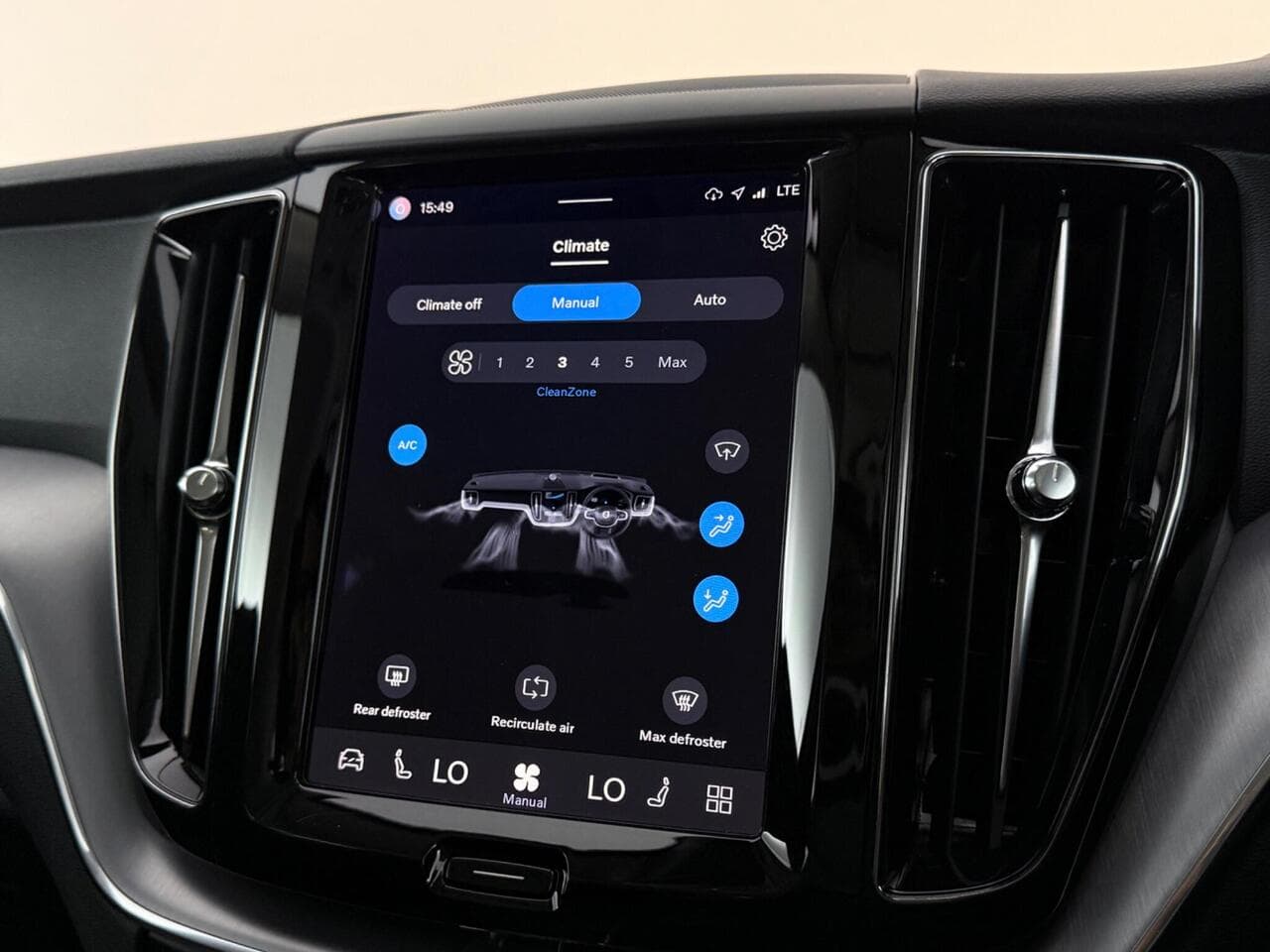 Volvo XC60 thumbnail Infotainment System